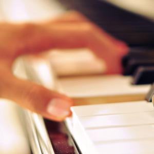 双女主牛奶和冰块
